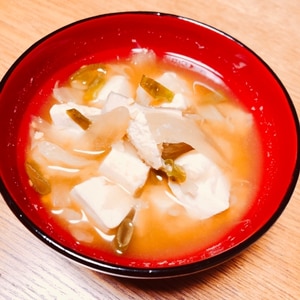 冷凍野菜を炒めてお味噌汁